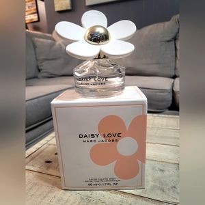 Marc Jacobs Daisy Love box and perfume decanter (empty)